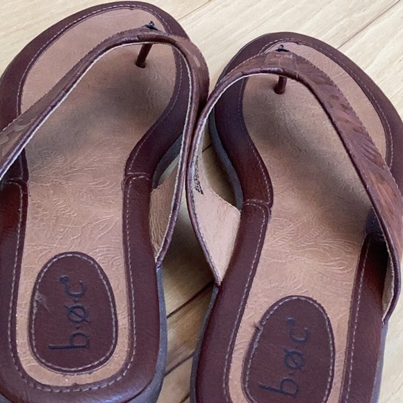 b.o.c. Brown flip flops. Women’s Size 9 - Picture 15 of 15